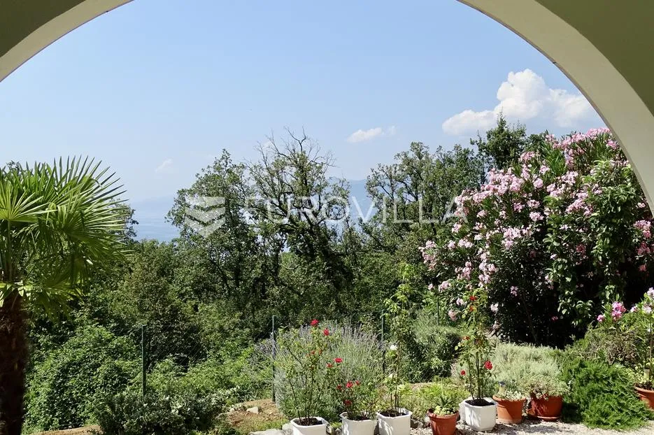 kastav, brestovice, jednosoban stan 55 m² s terasom u mirnom okruženju s pogledom na more - slika 4