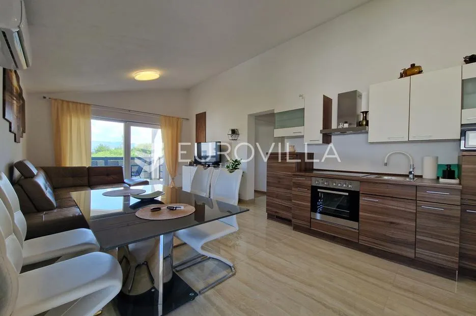 vir, moderan trosoban apartman u centru vira, 600 m od plaže - slika 4