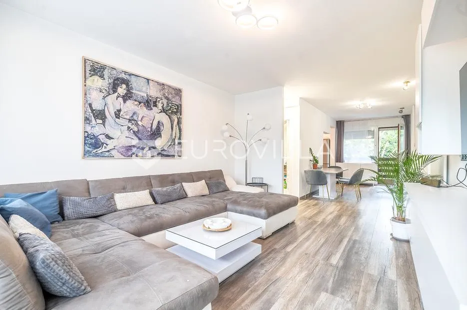 zagreb, dugave prekrasan četverosoban stan 92 m2 - slika 1