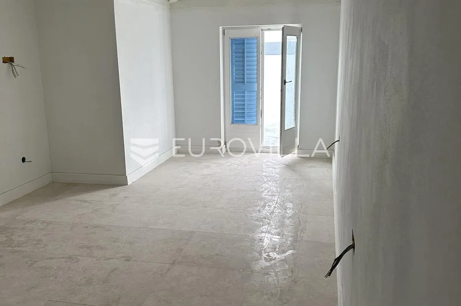 otok pašman, dobropoljana, klasična kamena vila u prvom redu do mora - slika 27