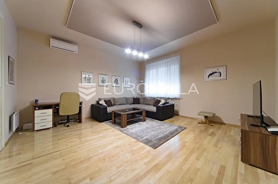 osijek, centar, najam uređenog četverosobnog stana površine 94 m² - slika 3