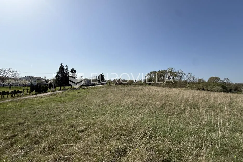 istra, okolica žminja, građevinsko zemljište 1408 m² - slika 2