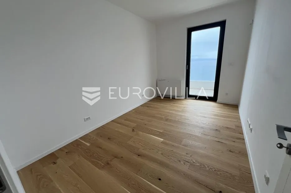 rijeka, pećine, novogradnja, luksuzan trosoban stan 105,96 m² prvi red do mora - slika 5