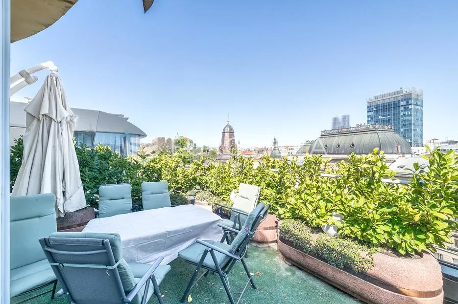 zagreb, cvjetni trg, luksuzan dvosoban penthouse 90 m² s terasom 50 m² - slika 12