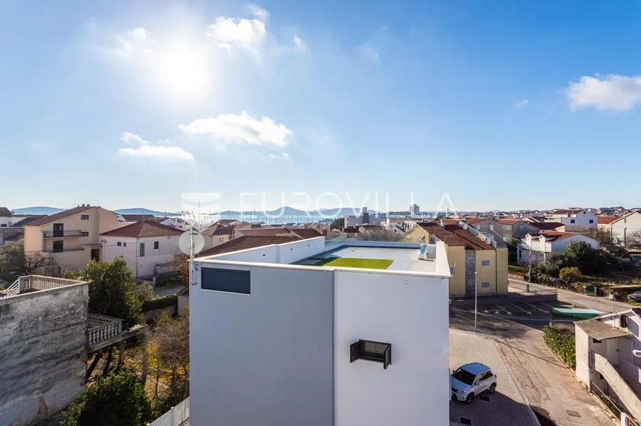 vodice, novogradnja, penthouse s krovnom terasom i pogledom na more, 137,93 m² - slika 19