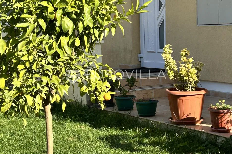 zadar, diklo, uređen dvosobni stan na drugom katu, 74 m² - slika 19