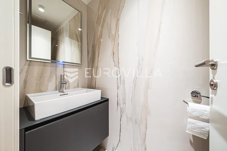 zagreb, donji grad, centar, luksuzan peterosoban stan s loggiom, terasom i vrtom 150 m² - slika 13