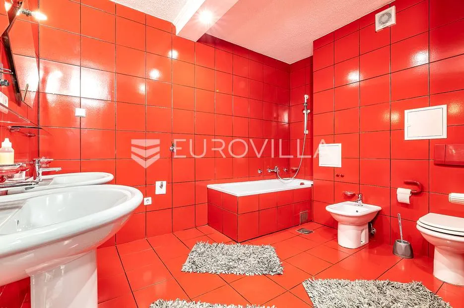 zagreb, malešnica, prekrasan trosoban stan 122 m² - slika 6
