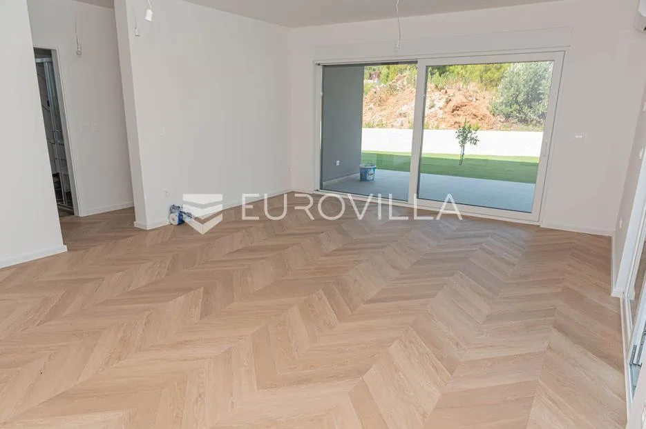 tribunj, novogradnja, stan u prizemlju s bazenom, 133,46 m² - slika 5
