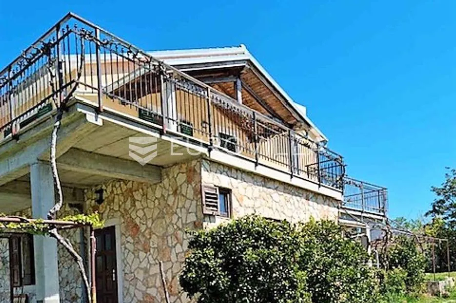pula, kuća na imanju od 4500 m2 s bazenom, konobom u istarskom stilu, vinskim podrumom, apartmanom - slika 3