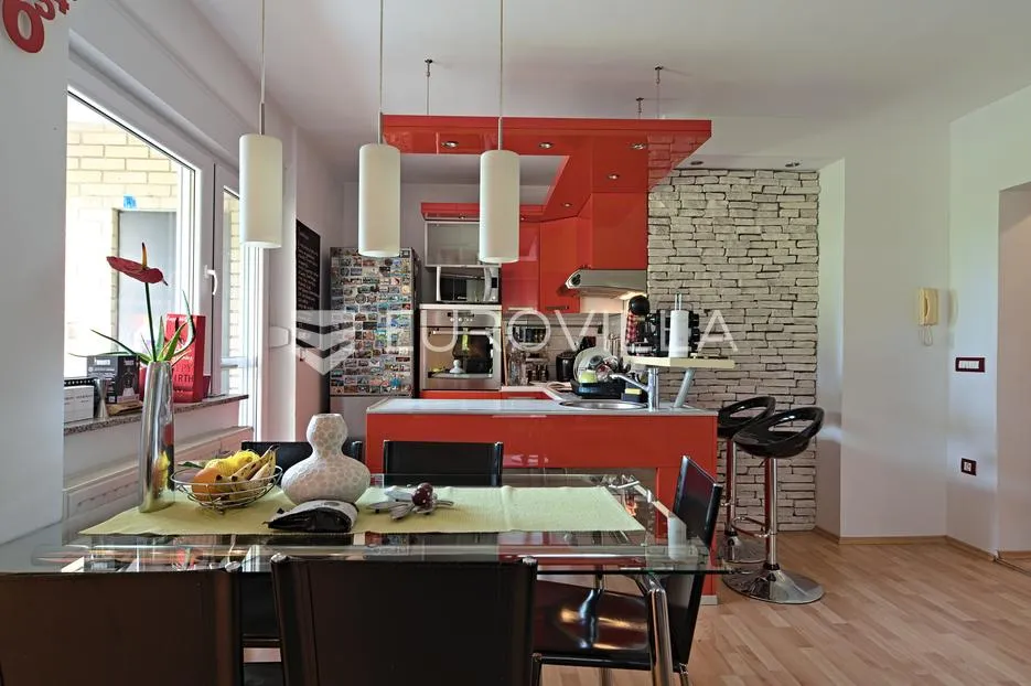 osijek, retfala na prodaju potpuno namješten stan 60 m² - slika 6