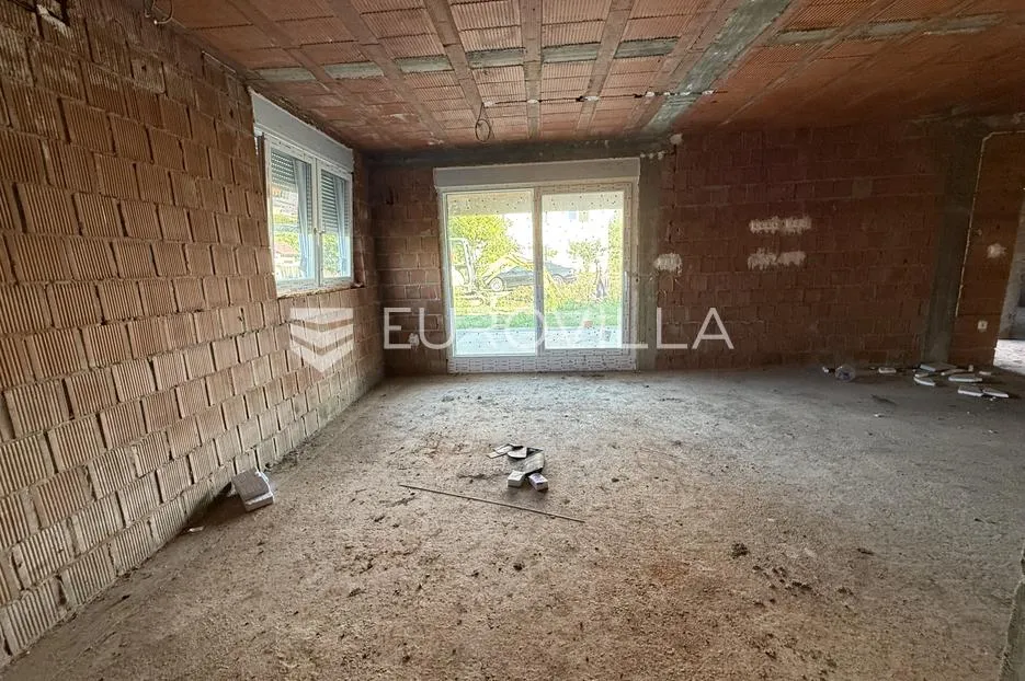 osijek, tenja, na prodaju kuća prizemnica (roh-bau), 130 m2 na parceli od 342 m2 - slika 12