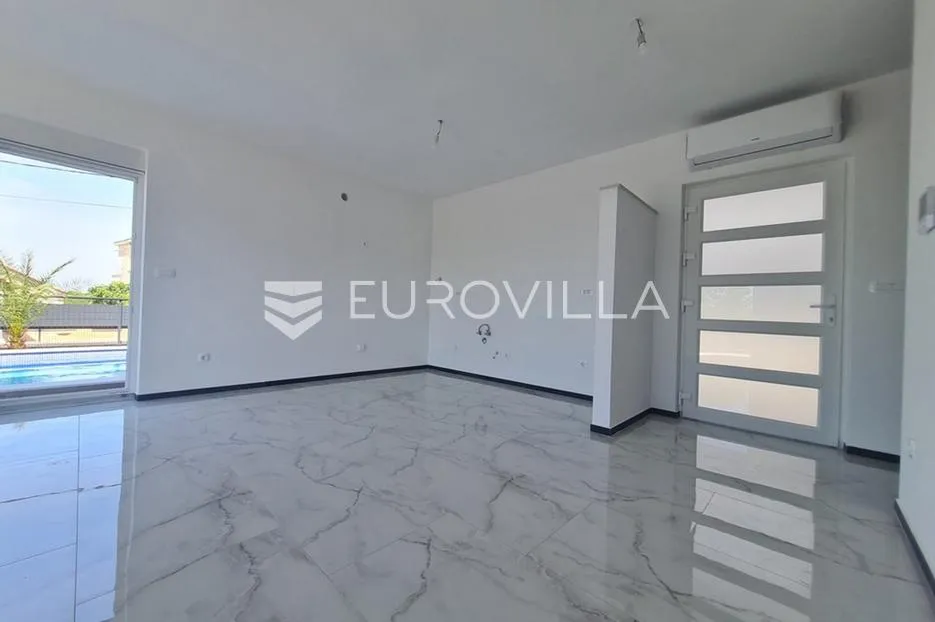 vir, luksuzna vila s bazenom i krovnom terasom, pogled na more iz svih prostorija - slika 8