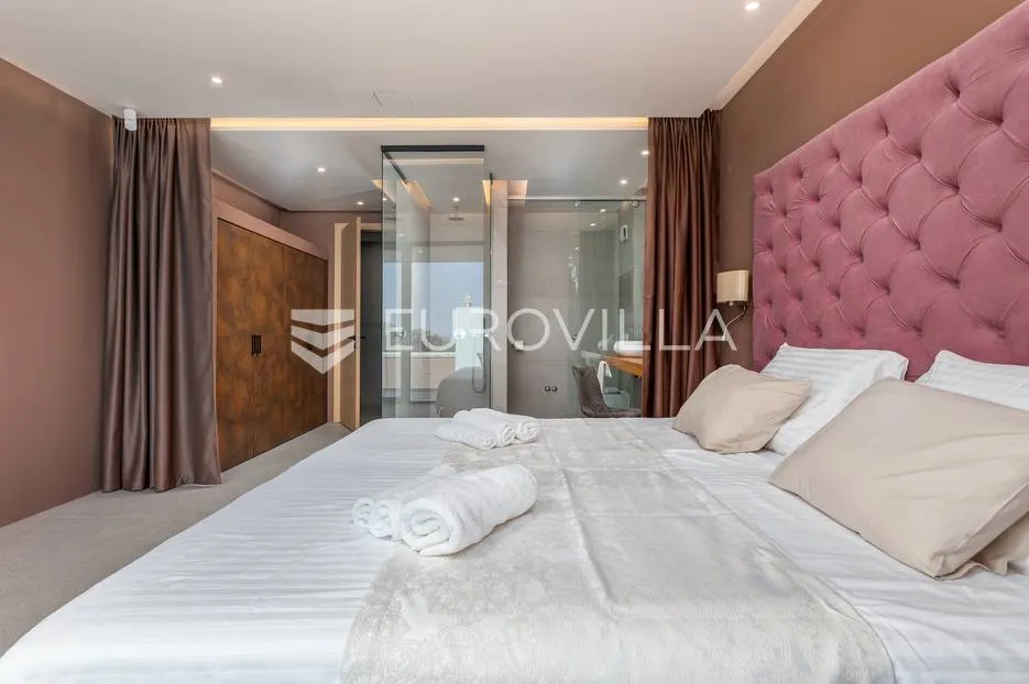 istra, okolica pule, novogradnja vrhunska villa s bazenom 460 m do mora - slika 19