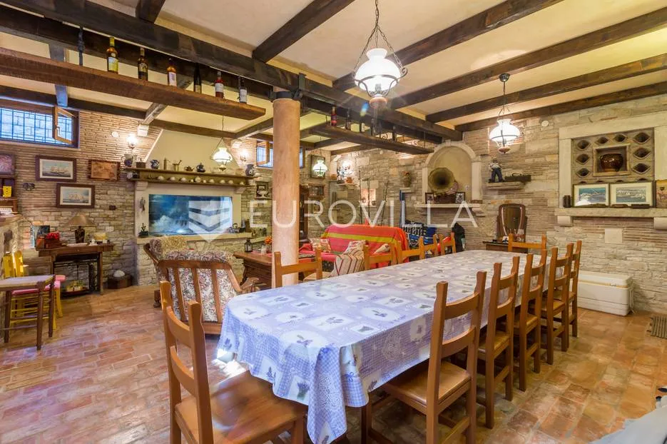 istra, rovinj, stan u prizemlju s velikom konobom u podrumu 89 m2 - slika 12