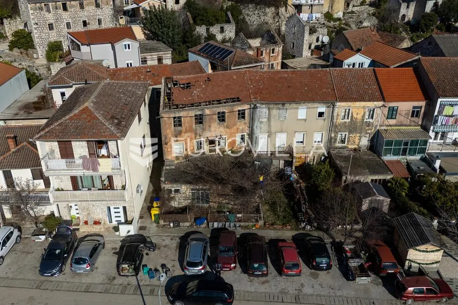komin, obiteljska kuća u nizu - slika 9