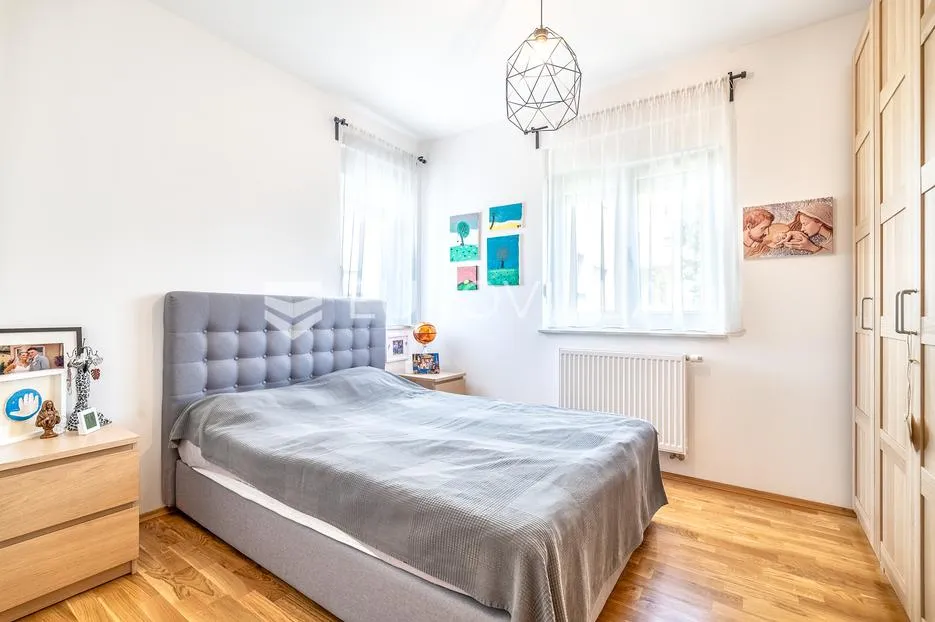 zagreb, gornja dubrava, obiteljska kuća s dva stana površine 200 m² novogradnja - slika 4