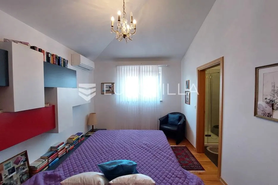 galižana, kuća s predivnom okućnicom i bazenom - slika 38