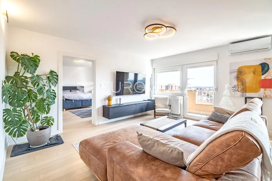 Zagreb, Maksimir, moderni trosobni stan 77,42 m², predivan pogled na grad