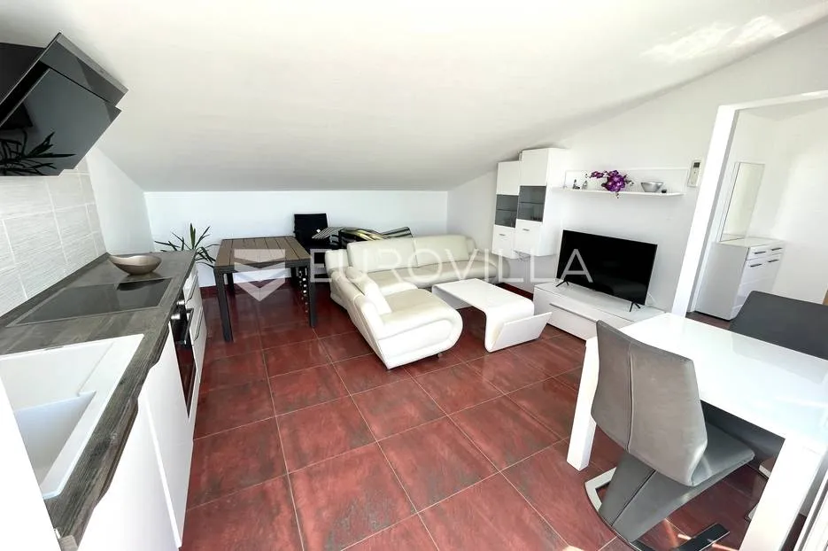 otok rab, barbat, predivan penthouse na vrhu apartmanske ville 66 m² - slika 6