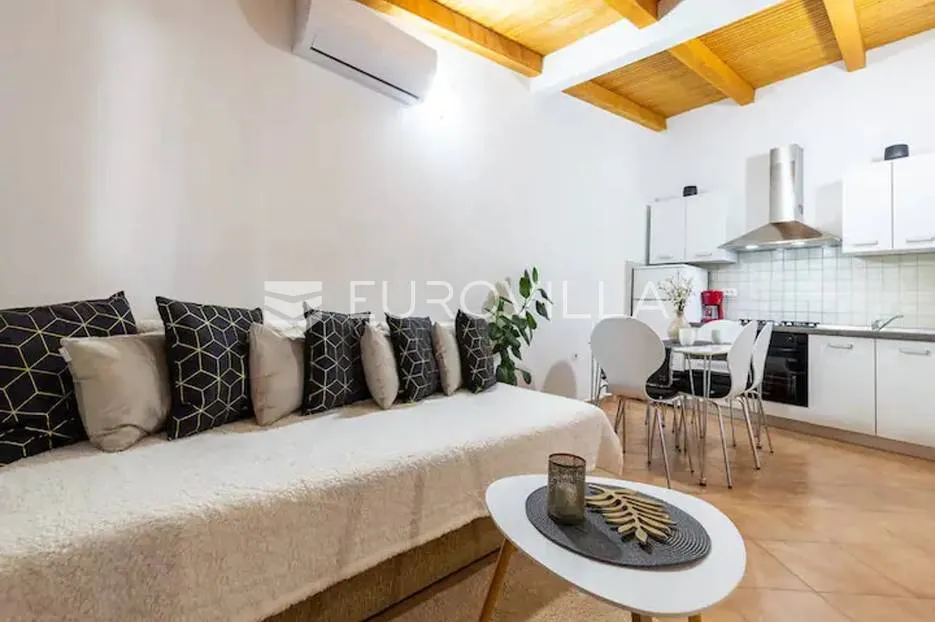 istra, pula - veli vrh, dvije samostojeće prizemnice sa bazenom nkp 50 m2 i 90 m2 - slika 17
