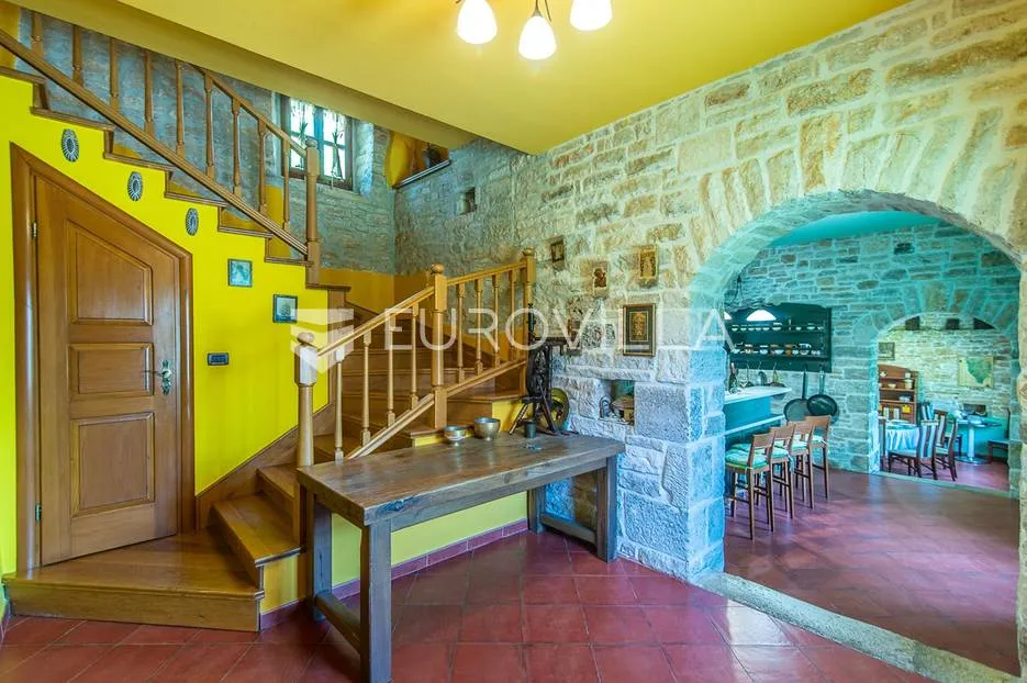 žminj, raskošna kamena vila u središtu istre - slika 33