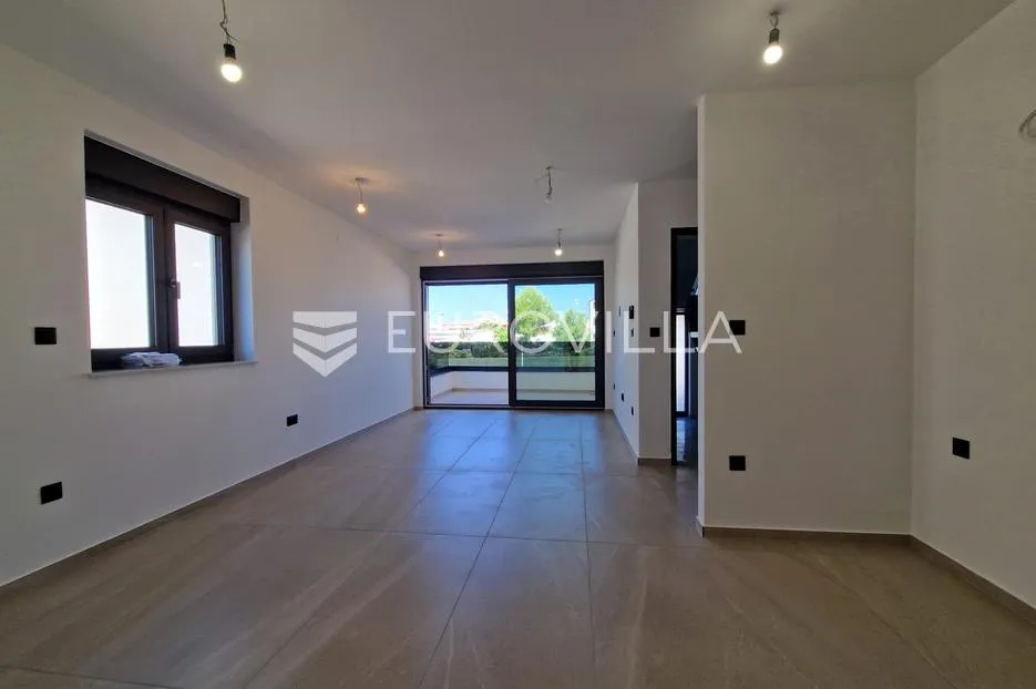 vir, apartman s krovnom terasom, pogled na more - slika 15