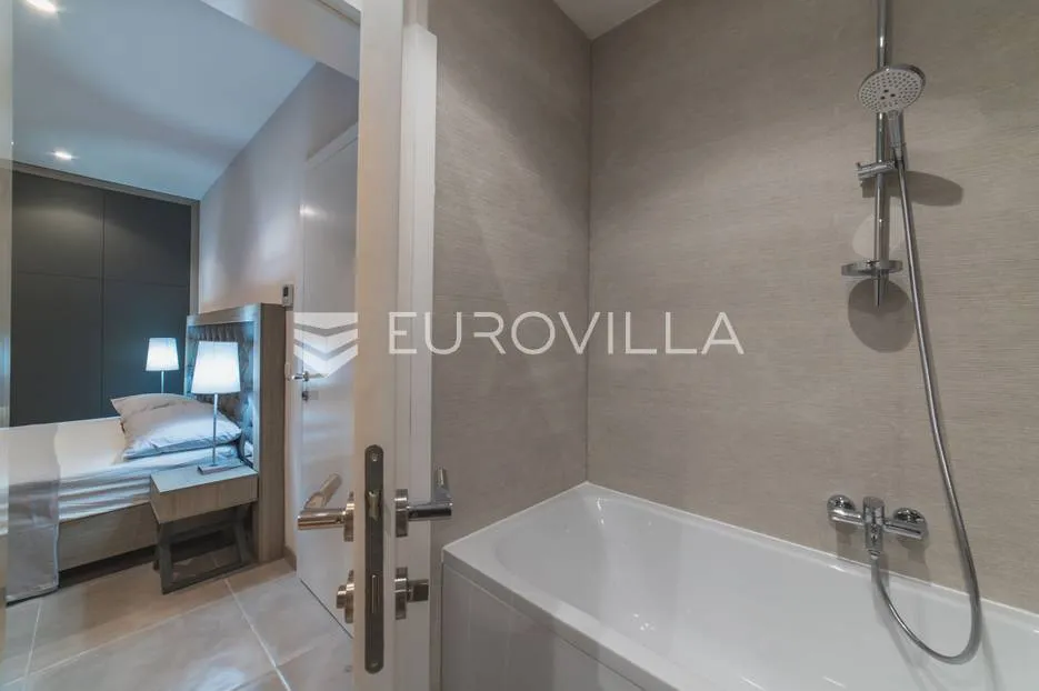 trogir, luksuzna vila s bazenom, nkp 368 m2 - slika 60
