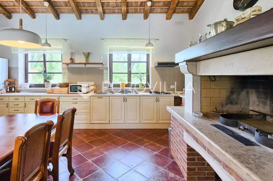 istra, bale, vila s bazenom na imanju od 30.000 m2 u osami - slika 30