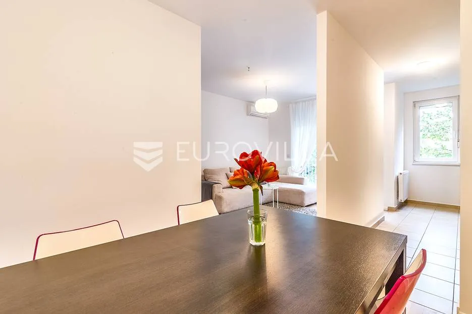 srednjaci, prekrasan dvosoban stan 56 m² - slika 5