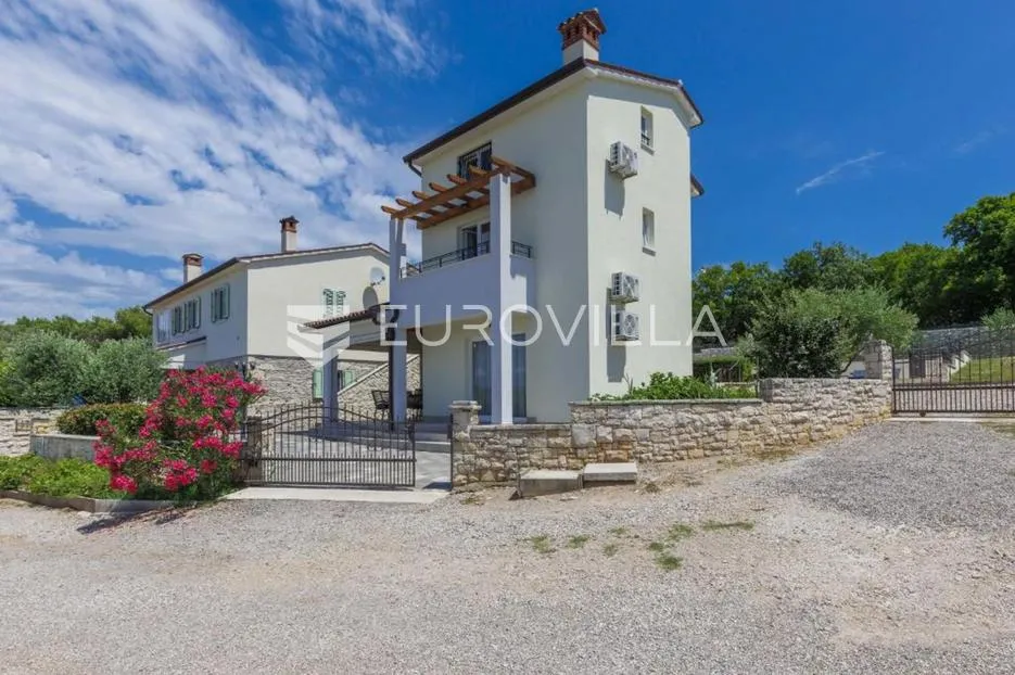 istra, trget, kuća s bazenom i pogledom na more - slika 14