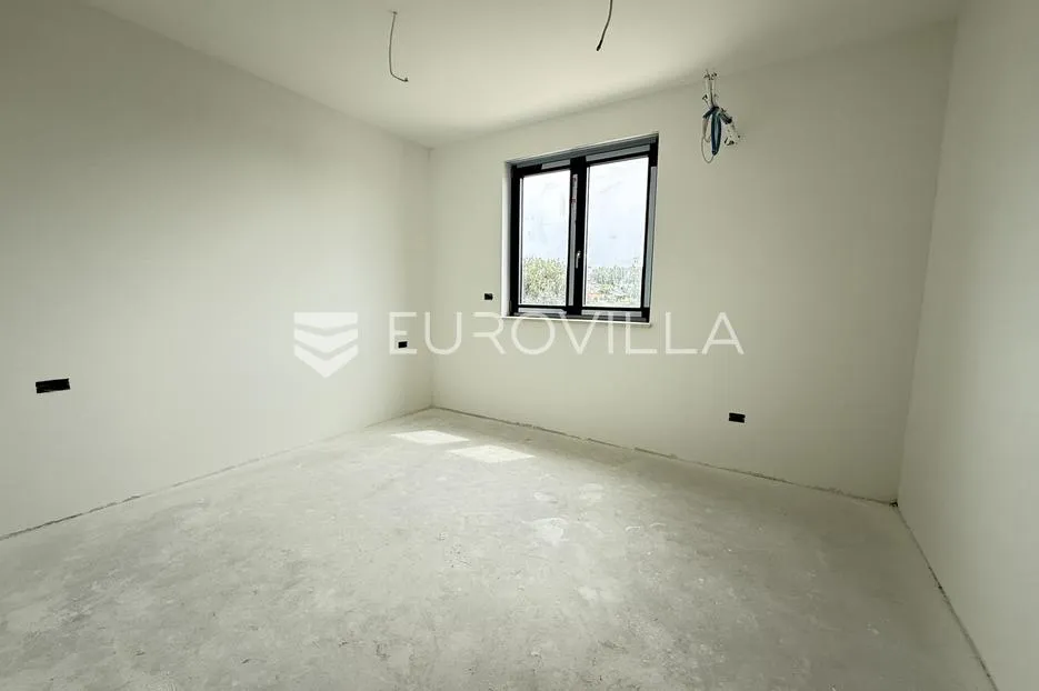pula, pješčana uvala, četverosobni stan novogradnje 1. kat, 95.50 m², 450 m od mora - slika 9