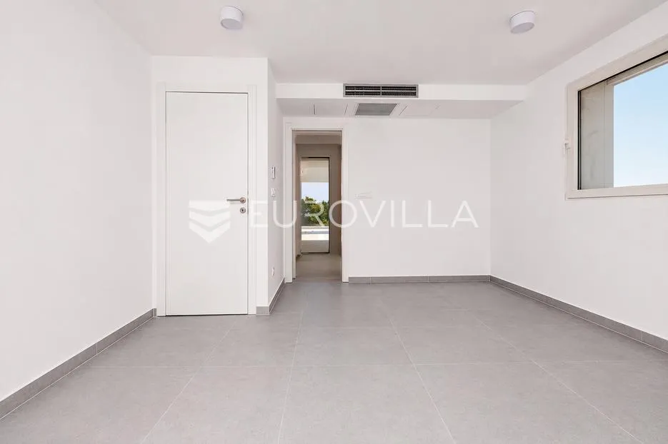 opatija privé, ekskluzivan četverosoban stan 138 m², bazen, teretana - slika 16
