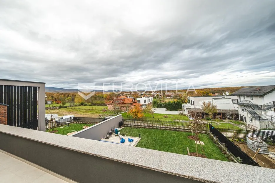 zagreb maksimir luksuzan dvoetažan stan/dvojna kuća sa bazenom 210 m² prvi najam - slika 37