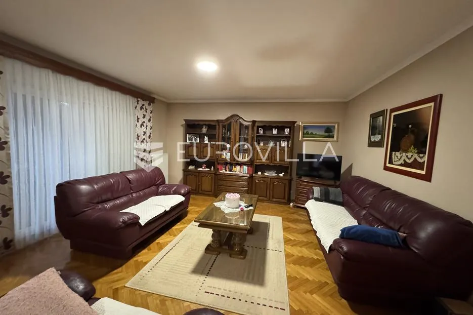 đakovo, centar, luksuzna kuća 470 m2 na izuzetnoj lokaciji - slika 8