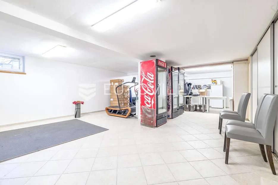 samobor, vrhovčak, luksuzna kuća 340 m² s dvorištem veličine 588 m² - slika 13