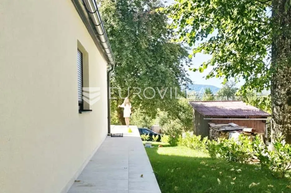 gorski kotar, kupjak, novoizgrađena kuća s grijanim bazenom, na parceli 1600 m² - slika 28