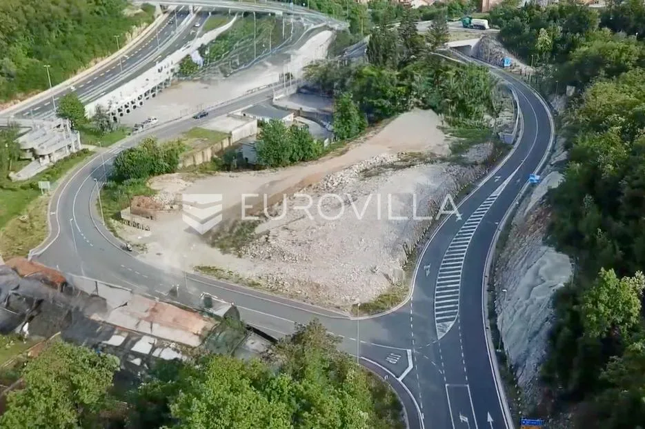 Matulji, Jušići, građevinsko zemljište 4557 m² u industrijskoj zoni
