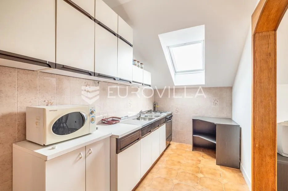 zagreb, granešina, stambeno, poslovna kuća s okućnicom, 377 m² - slika 13