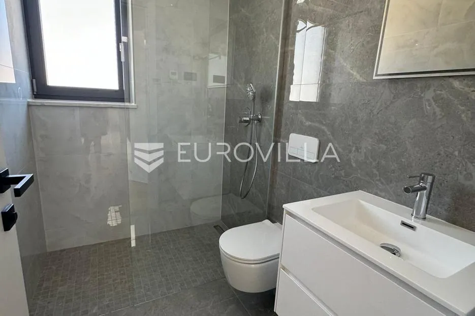 opatija, pobri, dvoetažni stan s vrtom i pogledom na more, ukupne površine 162,29 m² - slika 9
