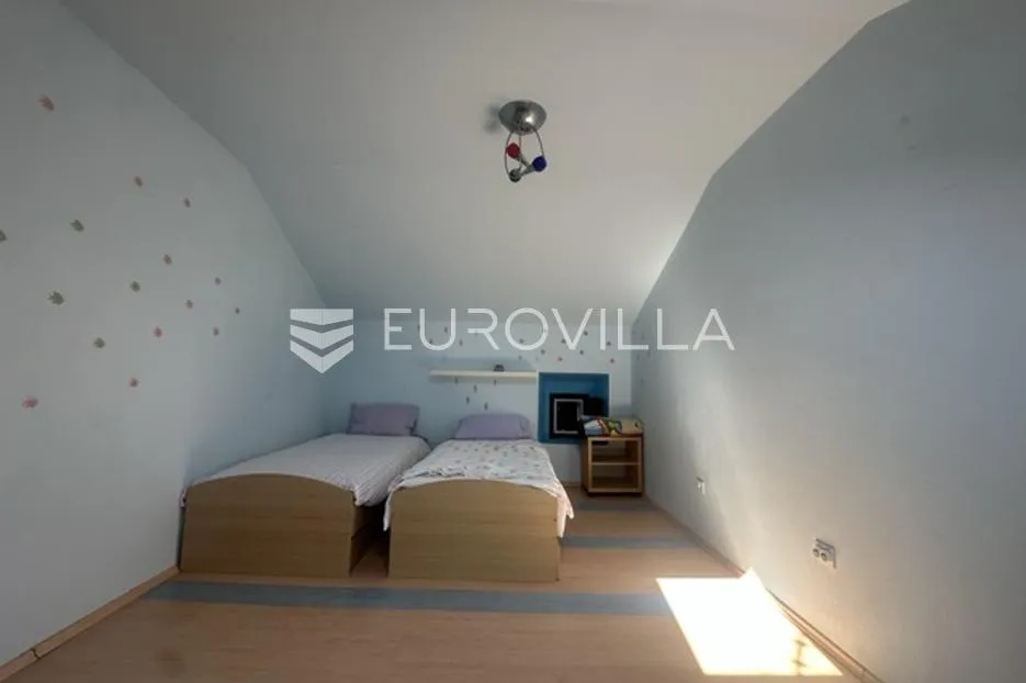 ližnjan, istra: kuća u nizu, južna sunčana orijentacija, investicija ili idiličan dom s vrtom - slika 33