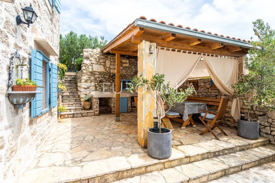 brač, milna, jedinstvena kamena vila na odličnoj lokaciji - slika 25