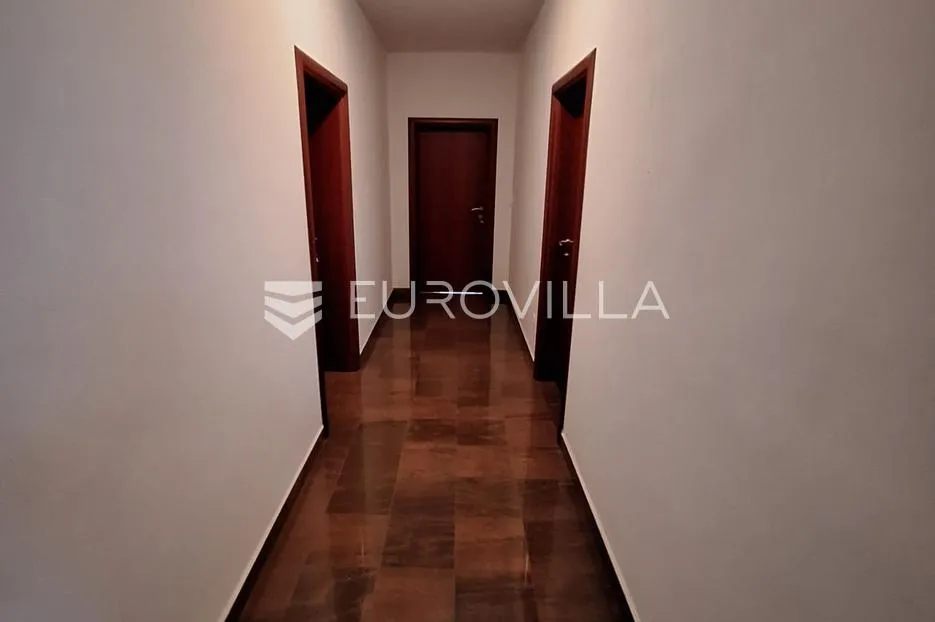 karlovac, stambeno poslovna zgrada 1000 m², višenamjenska mogućnost - slika 9