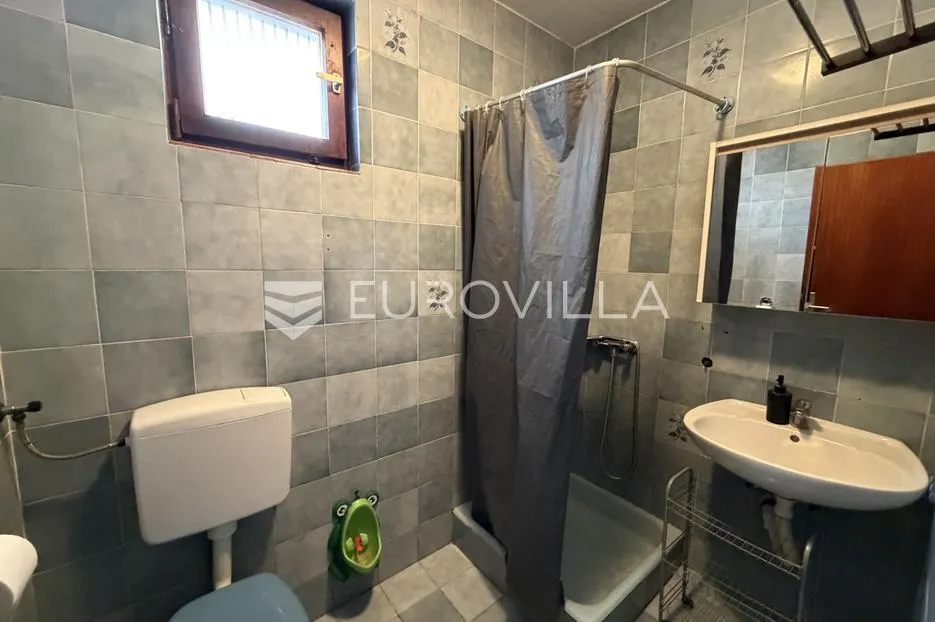 mandićevac, prostrana kuća 90 m² na zemljištu od 1608 m² - slika 21