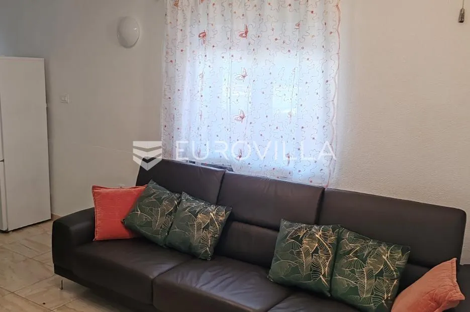 istra, tinjan, samostojeća kuća s bazenom i okućnicom 350m2 - slika 29