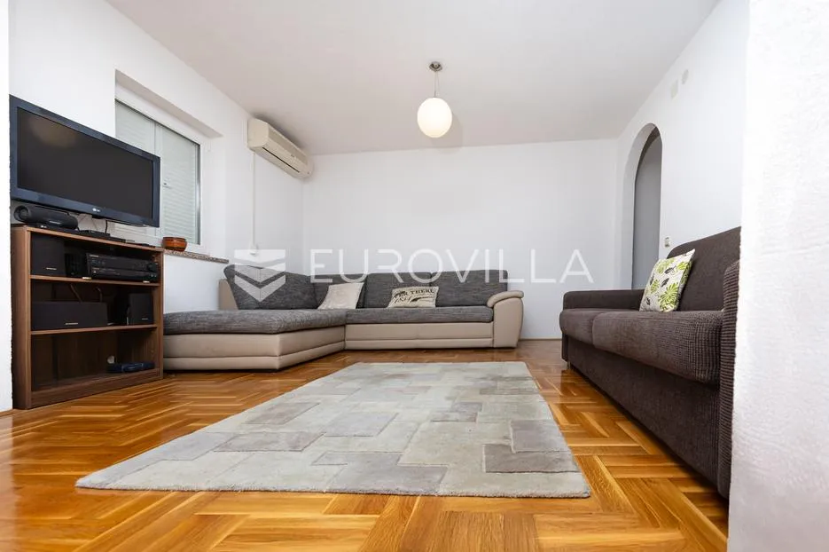krk, malinska, komforan trosoban stan 80 m², 400 m od mora - slika 8