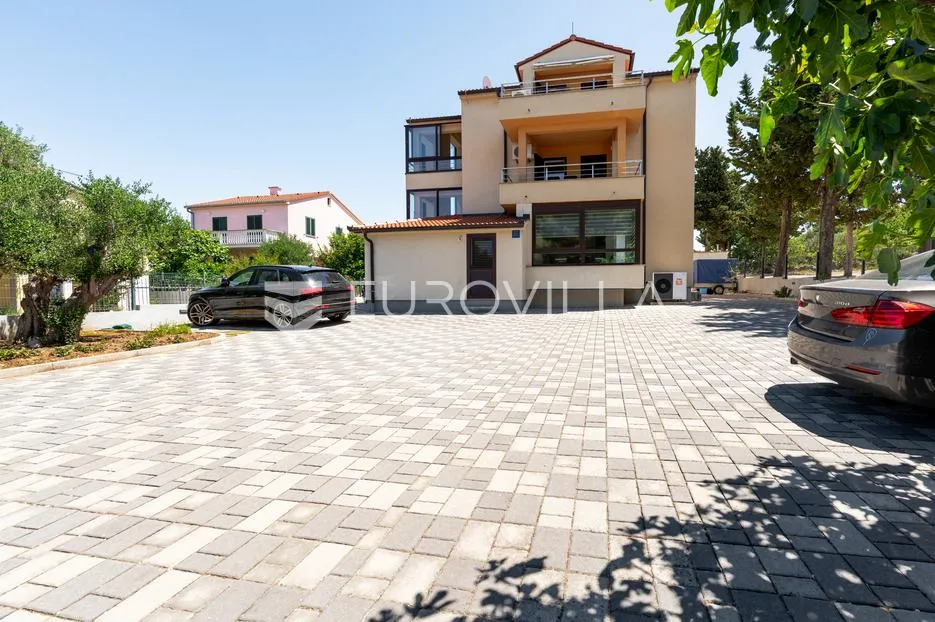 pakoštane, drage, kuća s tri stambene jedinice, 600 m od mora - slika 112