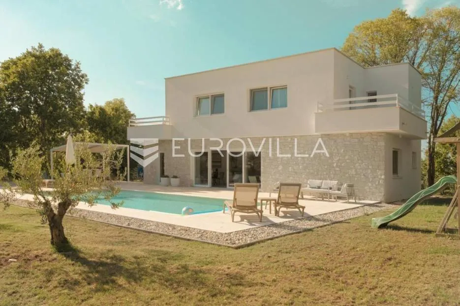 istra, žminj, prekrasna vila od 160 m2, na velikoj okućnici od 1100 m2 - slika 27