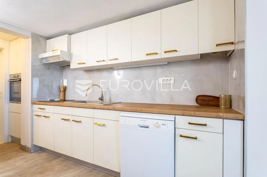 čiovo, okrug gornji, trosoban stan sa studio apartmanom, vrtom i pogledom na more - slika 11