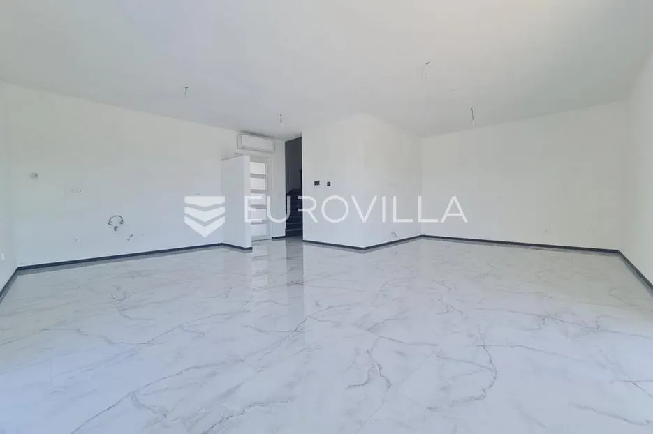 vir, luksuzna vila s bazenom i krovnom terasom, pogled na more iz svih prostorija - slika 9